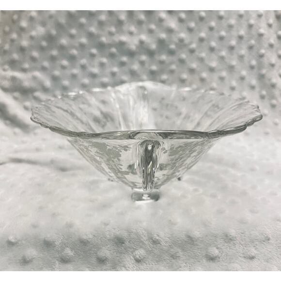 Vintage Fostoria Baroque Shaped, Handled, Footed, Scalloped, Chintz Etched Bowl - Picture 3 of 5